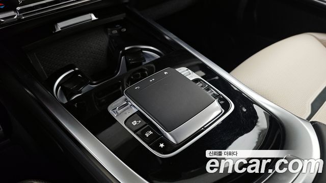 Mercedes-Benz G-Class 2025 — photo 30