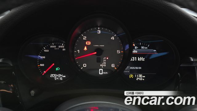 Porsche Macan 2016 — photo 8