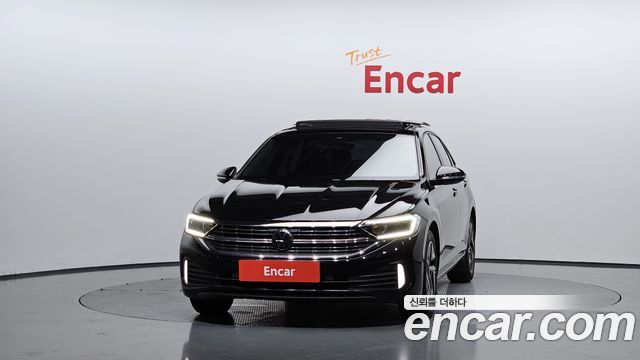 Volkswagen Jetta 2024 — photo 3