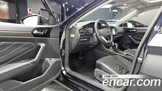 Volkswagen Jetta 2024 — photo 13