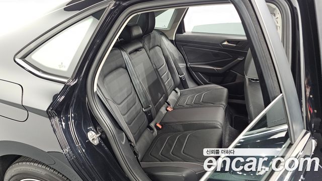 Volkswagen Jetta 2024 — photo 17