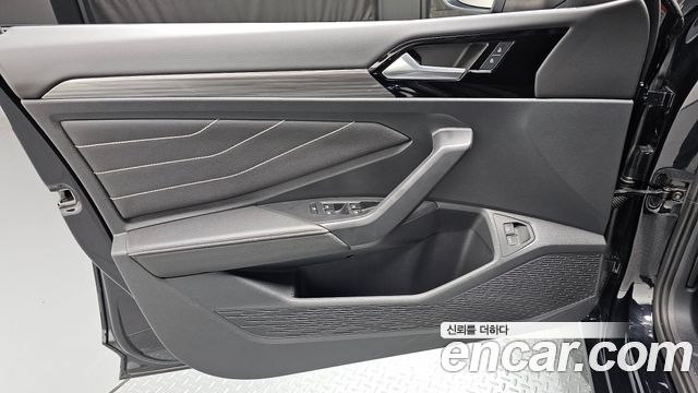 Volkswagen Jetta 2024 — photo 14