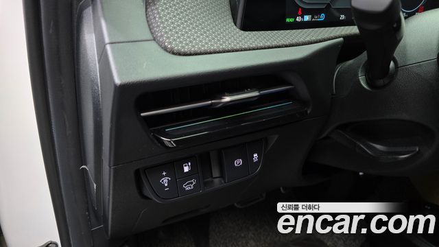 Kia EV6 2022 — photo 16