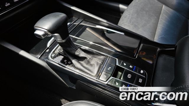 Kia K7 2017 — photo 9
