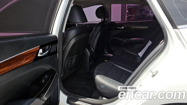 Kia K7 2017 — photo 11