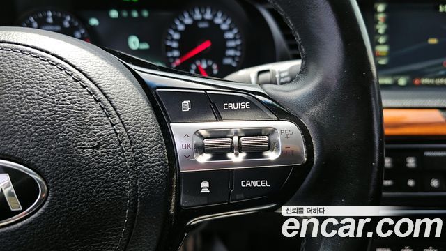 Kia K7 2017 — photo 16
