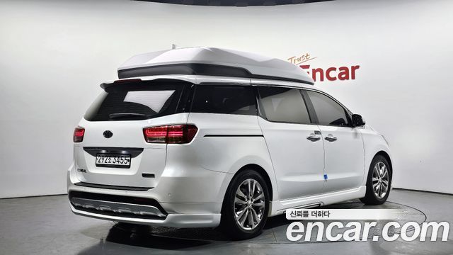 Kia Canival 2017 — photo 2