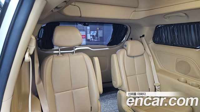 Kia Canival 2017 — photo 11