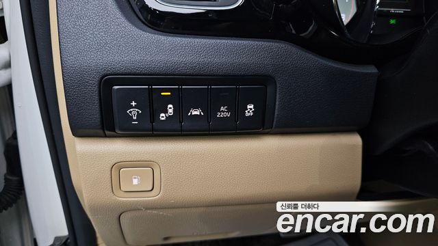 Kia Canival 2017 — photo 13