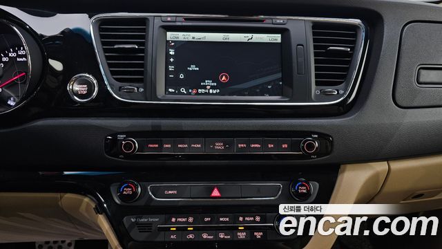 Kia Canival 2017 — photo 15
