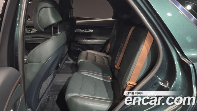 Genesis GV70 2021 — photo 11