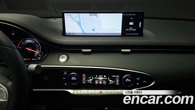 Genesis GV70 2021 — photo 14