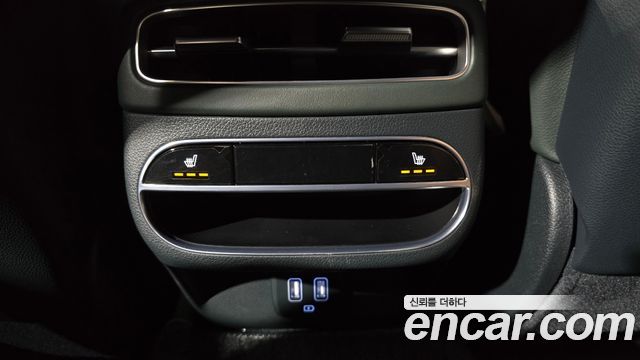 Genesis GV70 2021 — photo 18