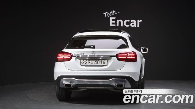 Mercedes-Benz GLA-Class 2018 — photo 4