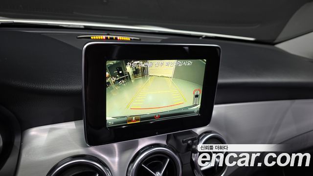 Mercedes-Benz GLA-Class 2018 — photo 20