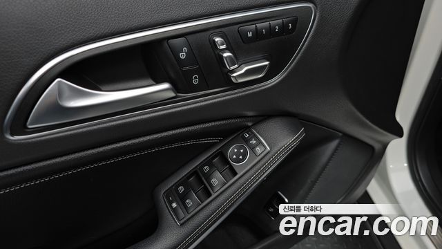 Mercedes-Benz GLA-Class 2018 — photo 21