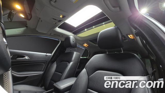Mercedes-Benz GLA-Class 2018 — photo 25
