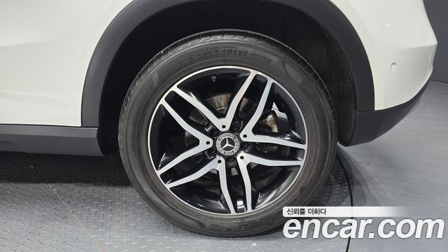 Mercedes-Benz GLA-Class 2018 — photo 7