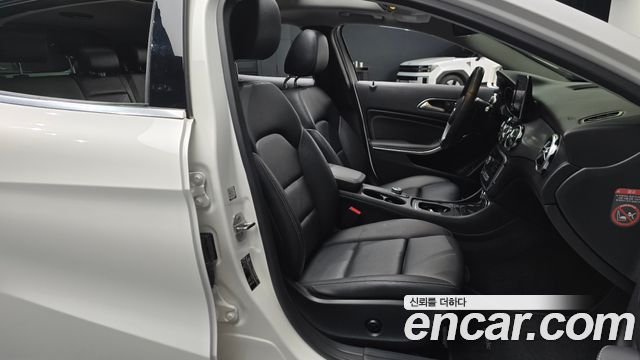 Mercedes-Benz GLA-Class 2018 — photo 16