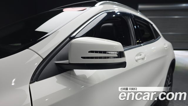 Mercedes-Benz GLA-Class 2018 — photo 28