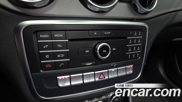 Mercedes-Benz GLA-Class 2018 — photo 29