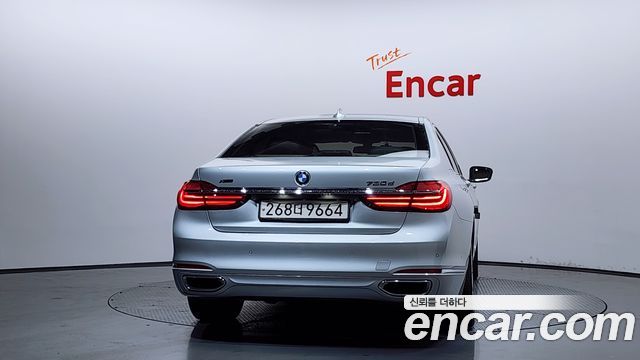 BMW 7-Series 2016 — photo 4