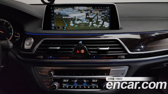 BMW 7-Series 2016 — photo 12