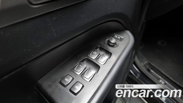 KG Mobility Rexton 2018 — photo 21