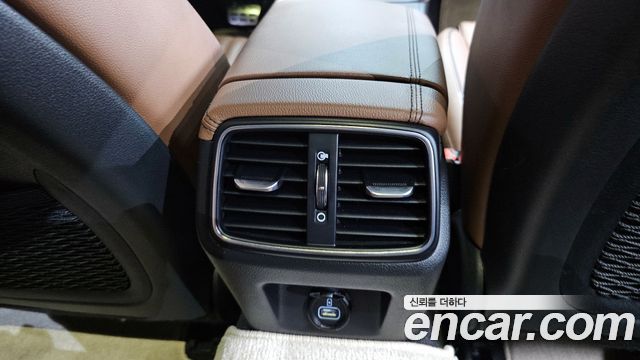 Genesis G70 2018 — photo 31