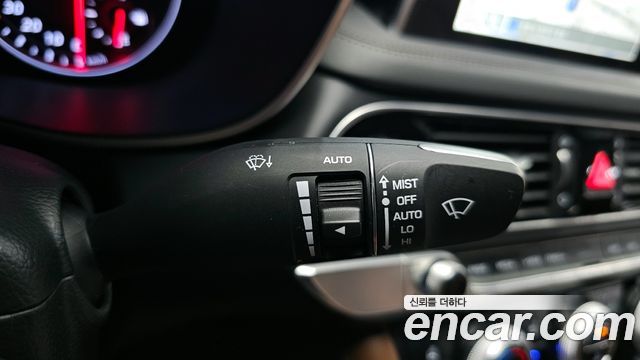Genesis G70 2018 — photo 33