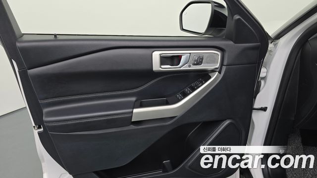 Ford Explorer 2020 — photo 14