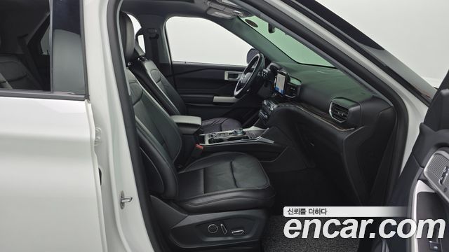 Ford Explorer 2020 — photo 16