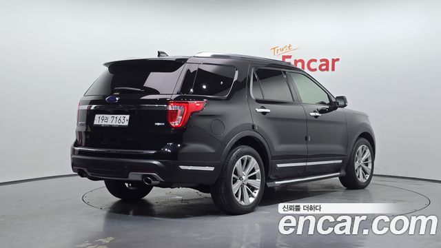 Ford Explorer 2019 — photo 2