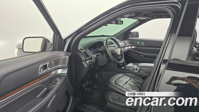 Ford Explorer 2019 — photo 10