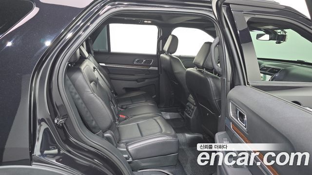 Ford Explorer 2019 — photo 11