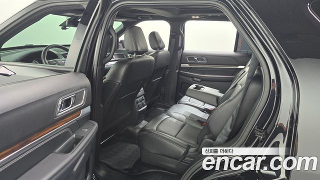 Ford Explorer 2019 — photo 12