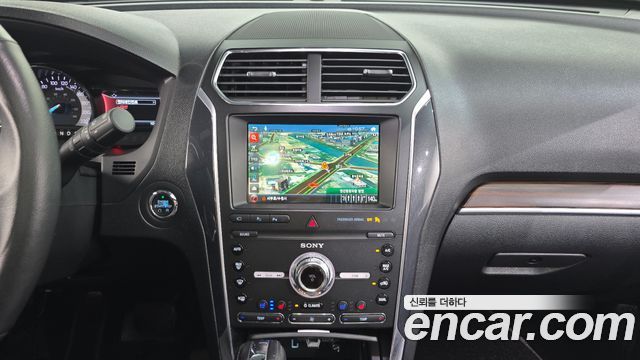 Ford Explorer 2019 — photo 13