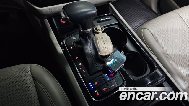 Kia Canival 2017 — photo 12