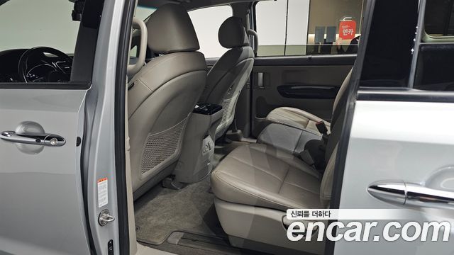 Kia Canival 2017 — photo 13