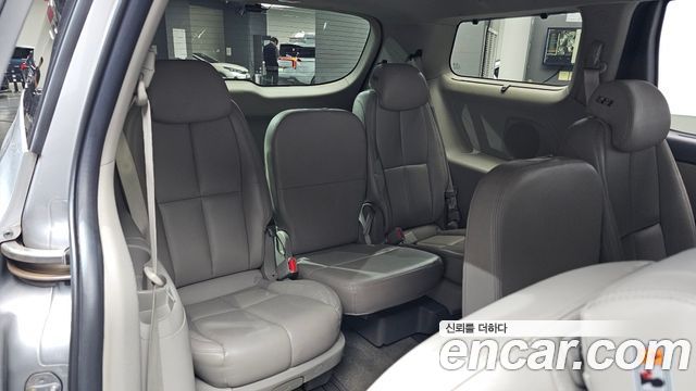 Kia Canival 2017 — photo 18