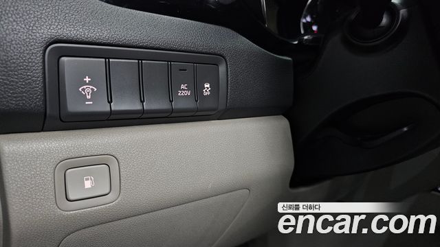 Kia Canival 2017 — photo 25