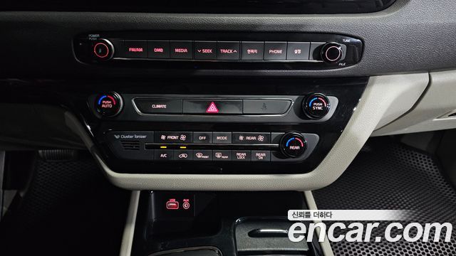 Kia Canival 2017 — photo 27