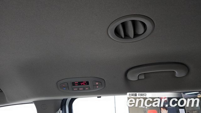 Kia Canival 2017 — photo 34