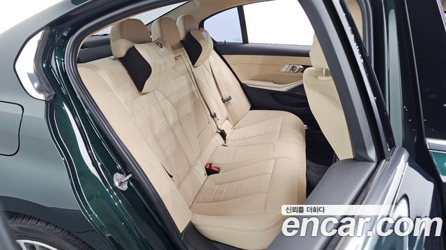 BMW 3-Series 2020 — photo 17