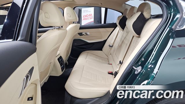BMW 3-Series 2020 — photo 18