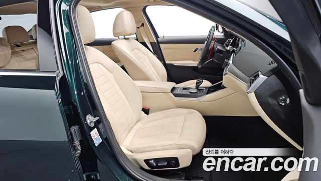 BMW 3-Series 2020 — photo 16