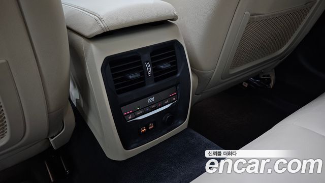 BMW 3-Series 2020 — photo 29