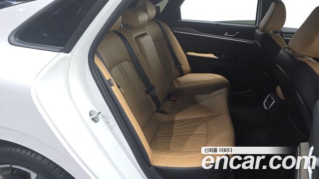 Kia K5 2022 — photo 17