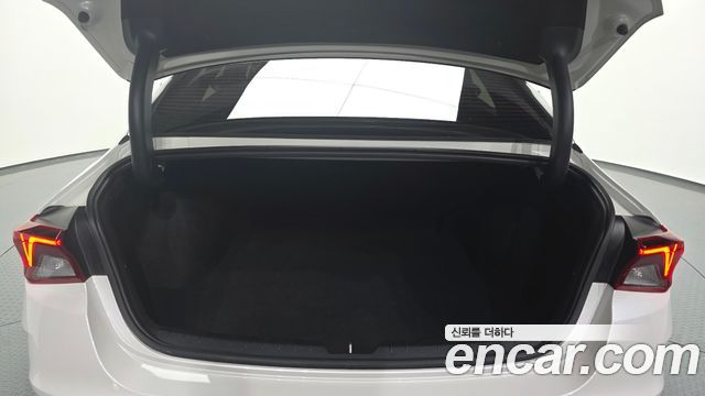 Kia K5 2022 — photo 26