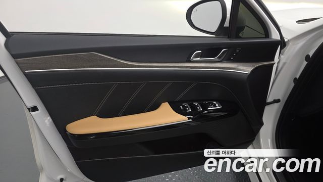 Kia K5 2022 — photo 14